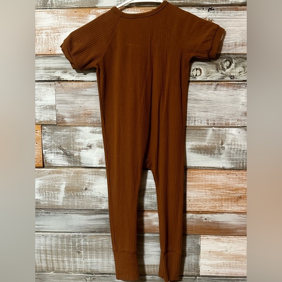 Ribbed Romper - Picture 4 of 7